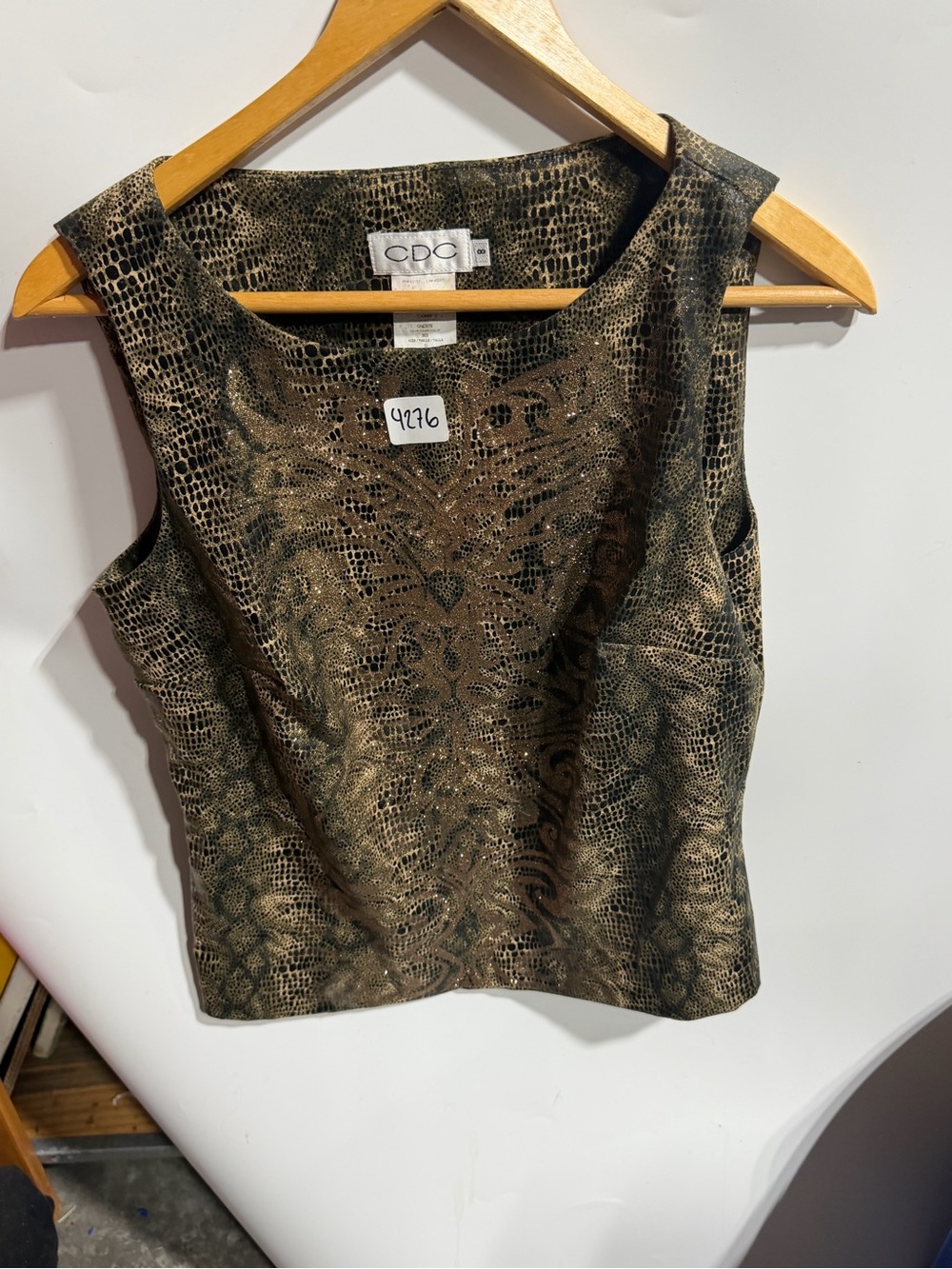 #4276-CDC Metallic Snake-Print Sleeveless Camisole in Gold and Black
